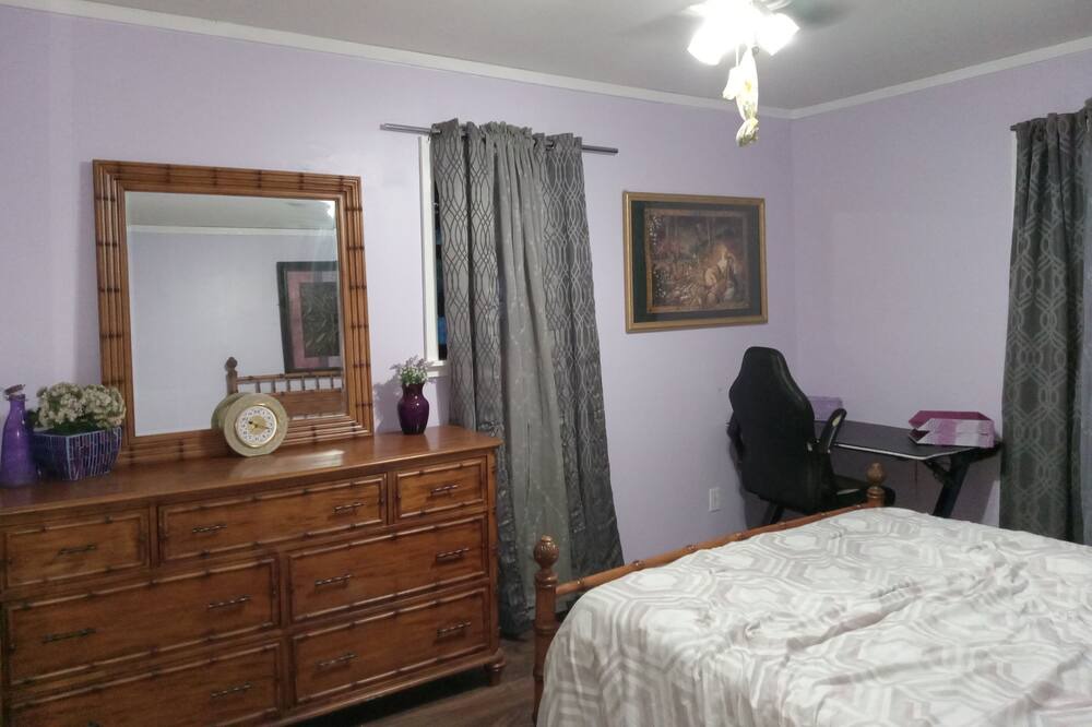 Photo of Bedroom in Eastpoint