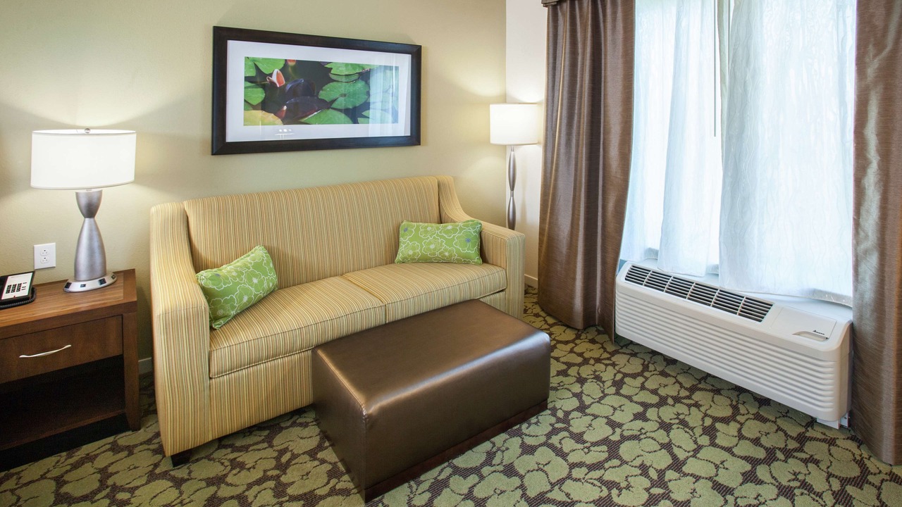 Photo of Livingroom in Flowood