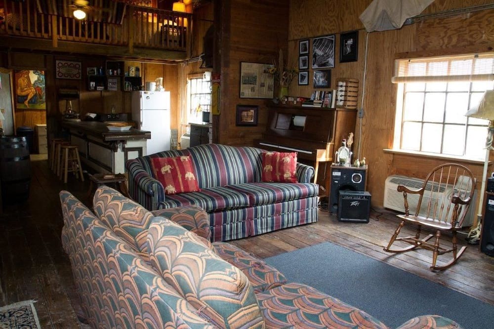 Photo of Livingroom in Clarksdale