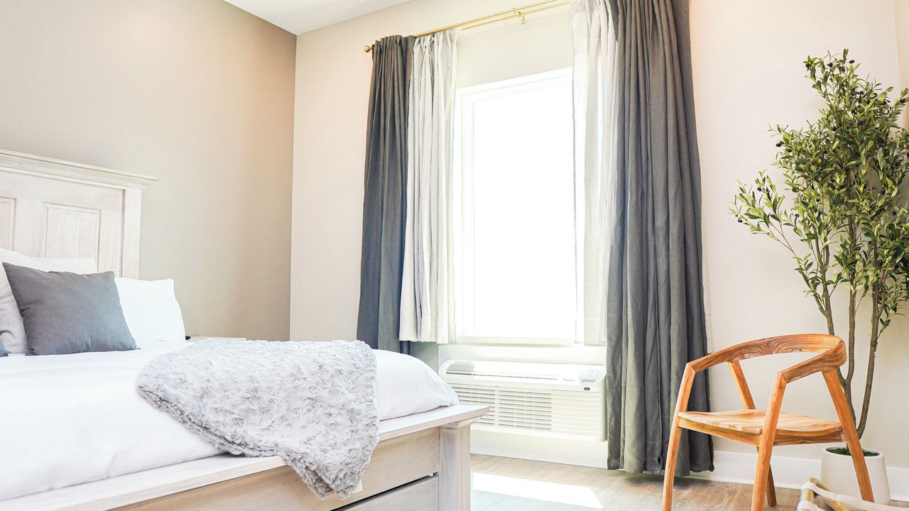 Photo of Bedroom in Long Beach