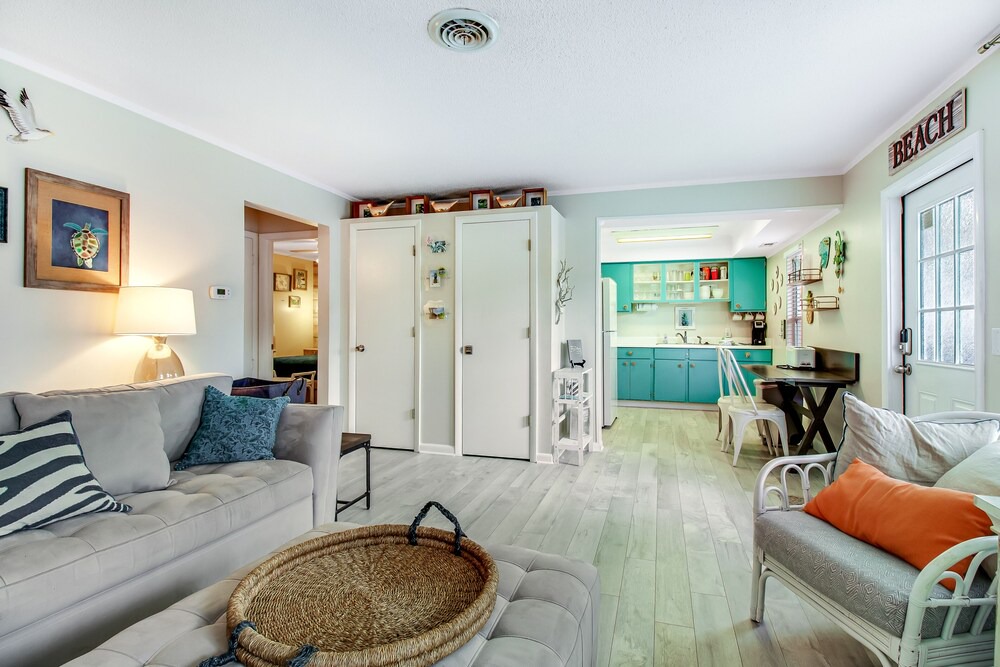 Photo of Livingroom in Holmes Beach