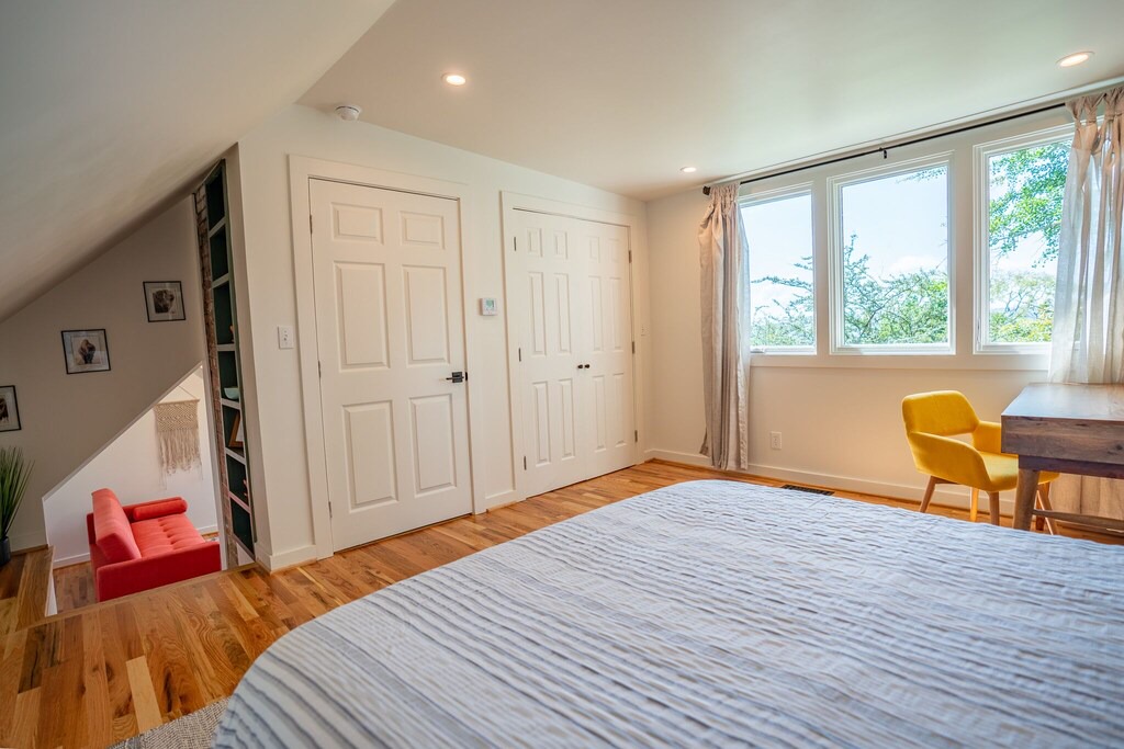 Photo of Bedroom in Redmont Park