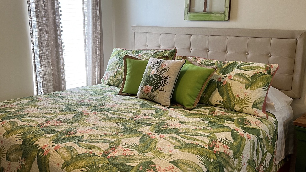 Photo of Bedroom in Biltmore Beach