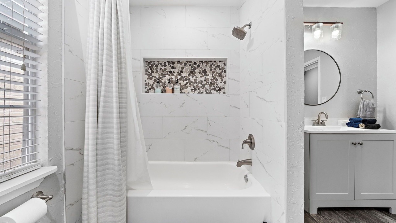 Photo of Bathroom in Clodine