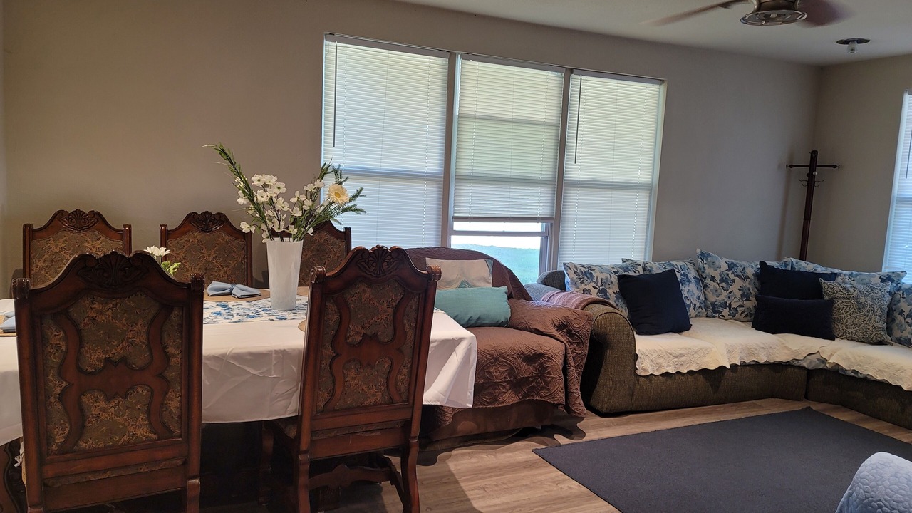 Photo of Livingroom in Milton