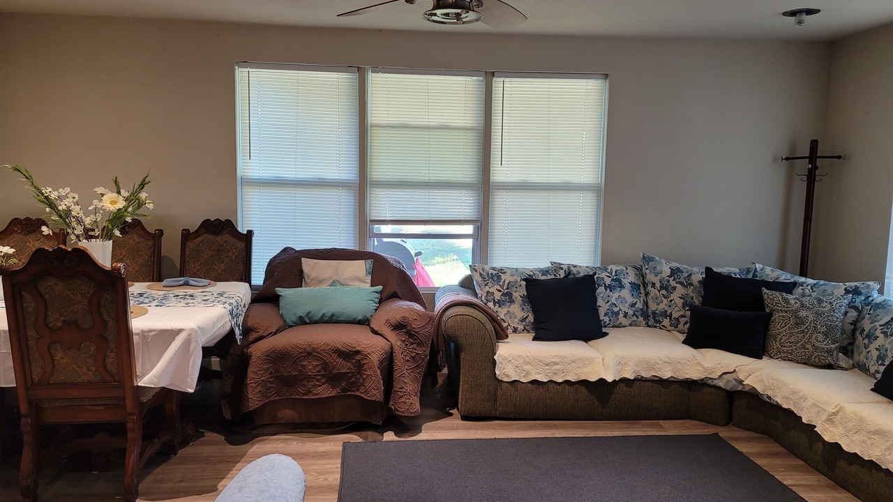 Photo of Livingroom in Milton