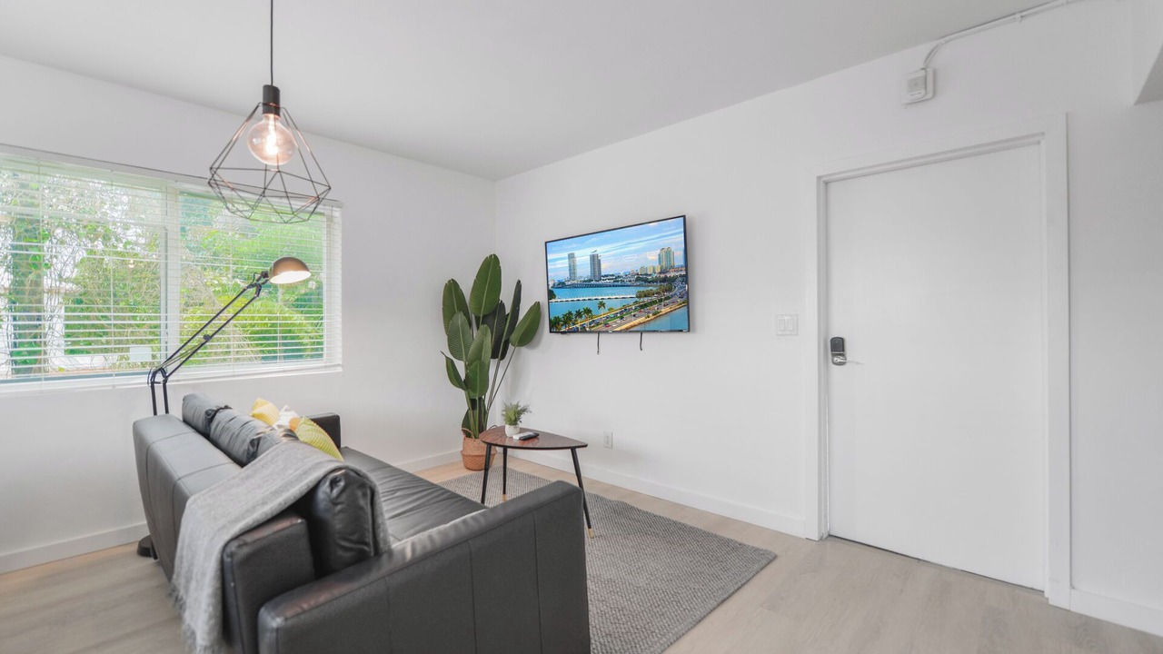 Photo of Livingroom in Northeast Miami