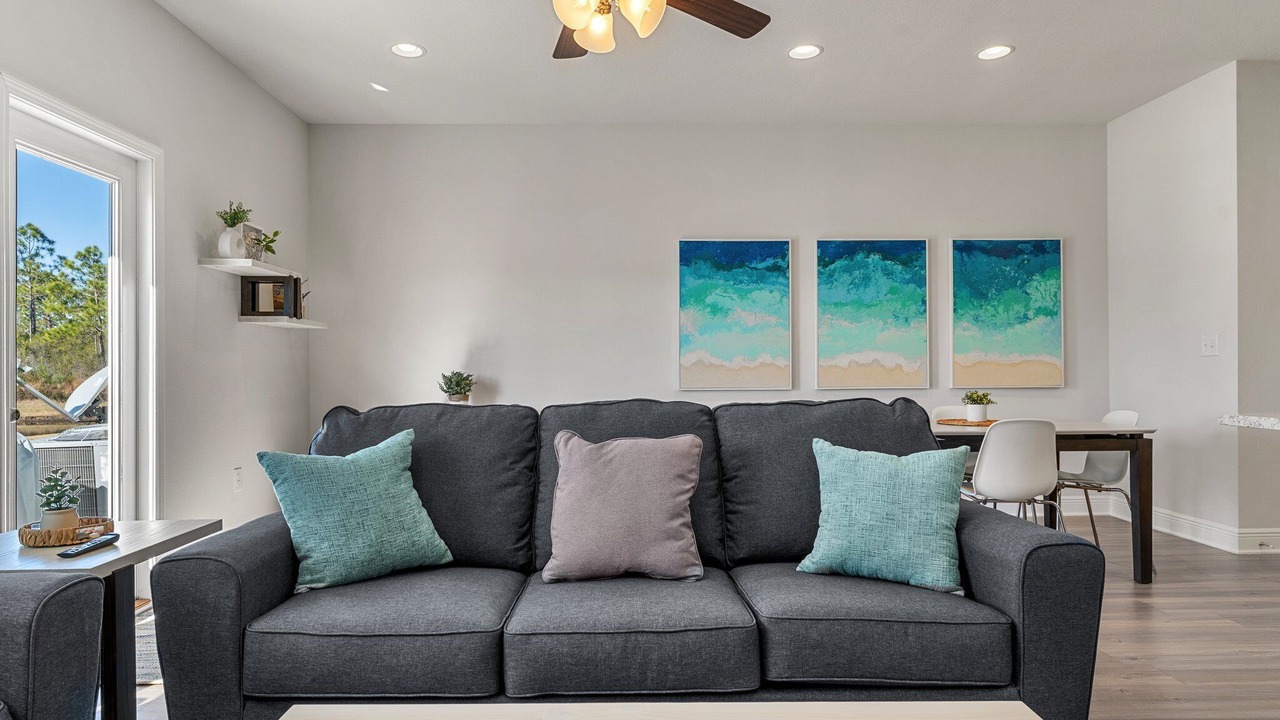 Photo of Livingroom in Thomas Drive