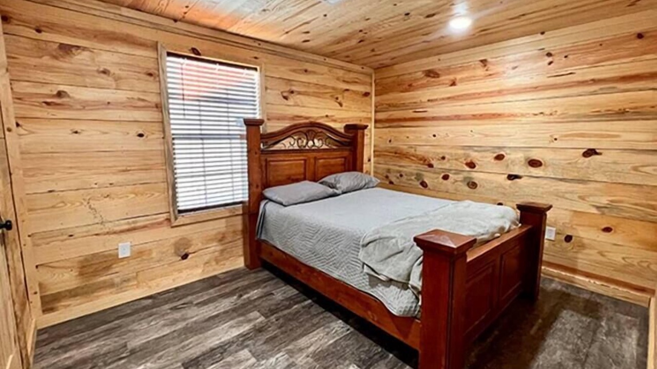 Photo of Bedroom in Coffeeville
