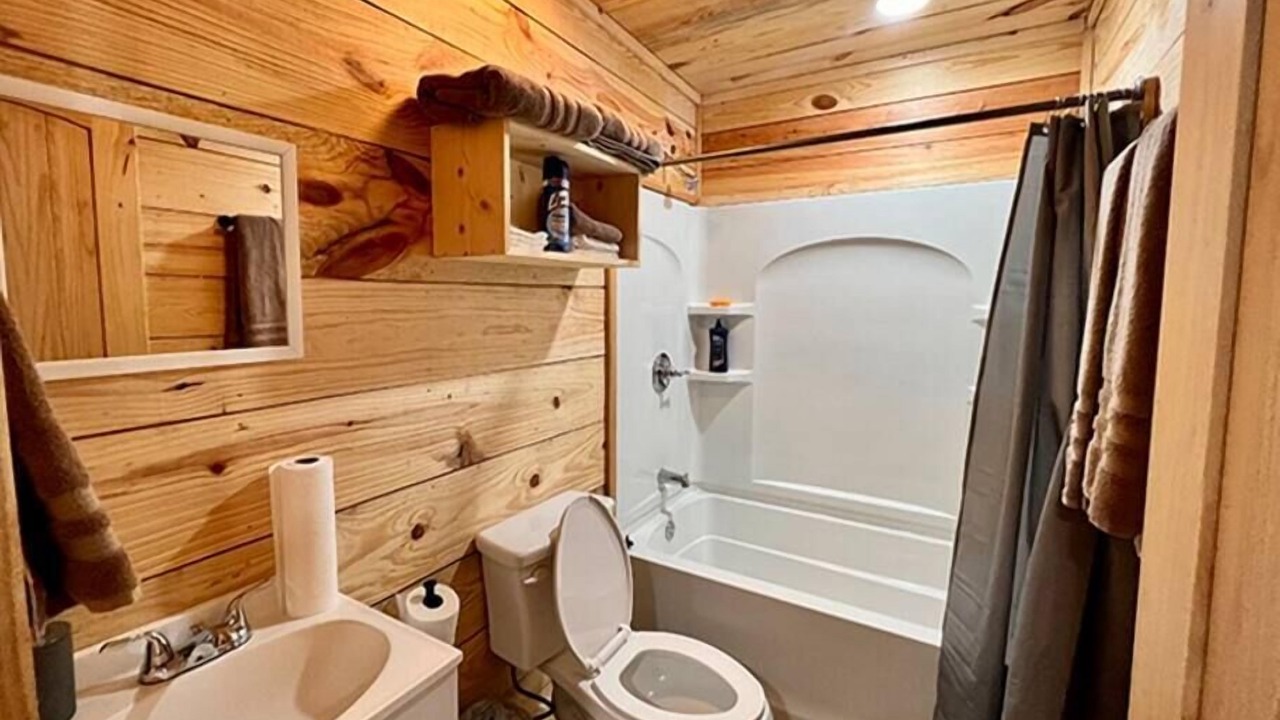 Photo of Bathroom in Coffeeville