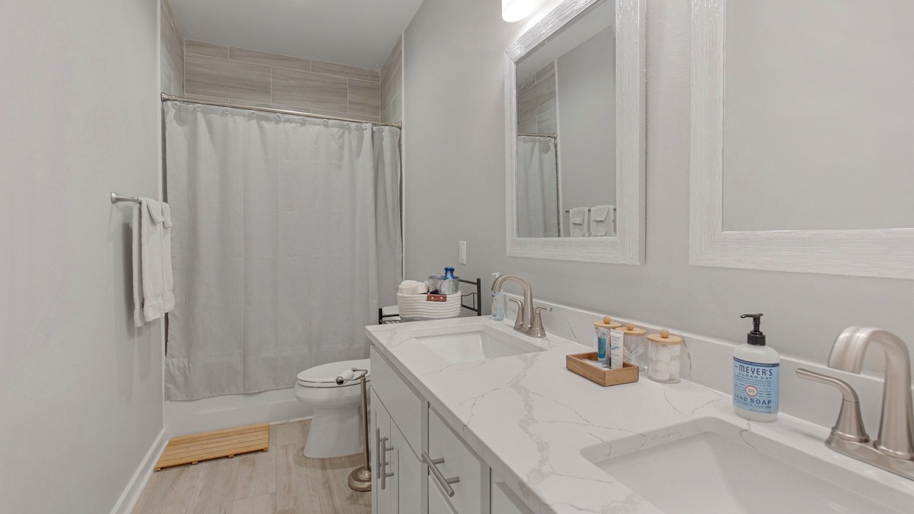 Photo of Bathroom in Dauphin Island