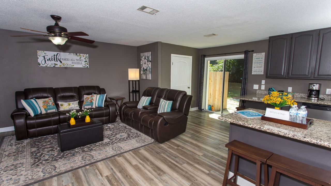 Photo of Livingroom in Gulf Breeze