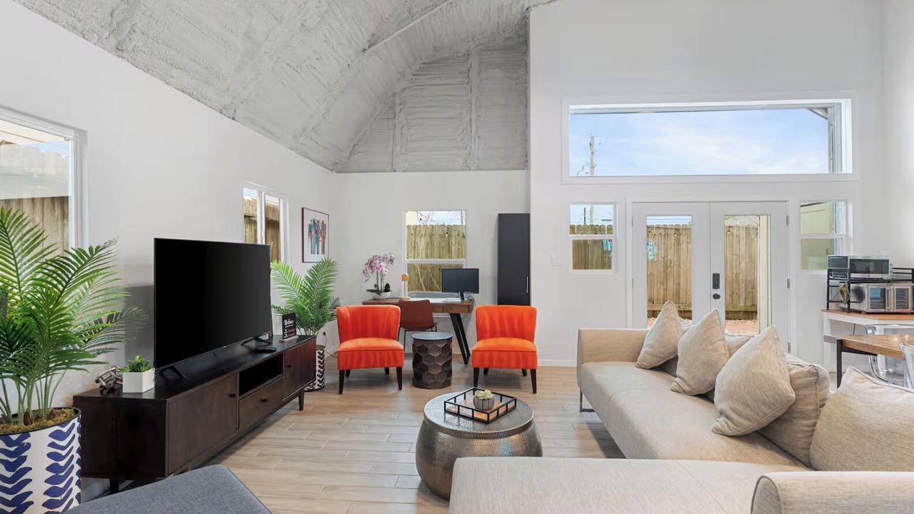 Photo of Livingroom in Greater Heights