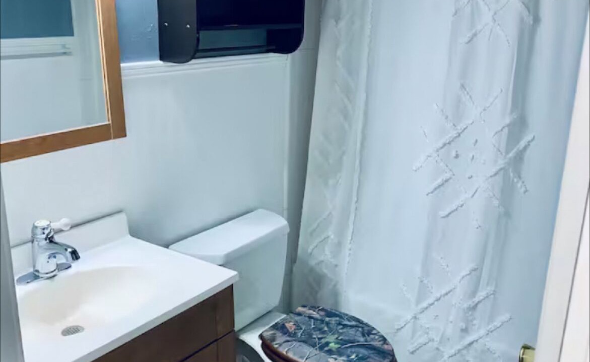 Photo of Bathroom in Broadmoor