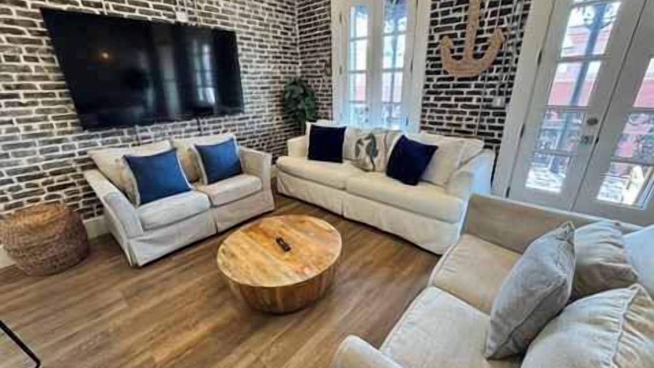 Photo of Livingroom in Historic Seaport