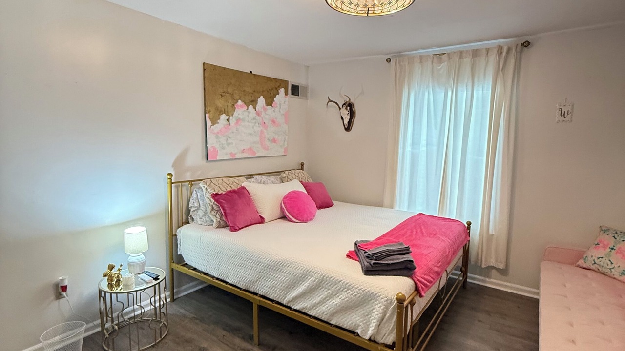 Photo of Bedroom in Northport