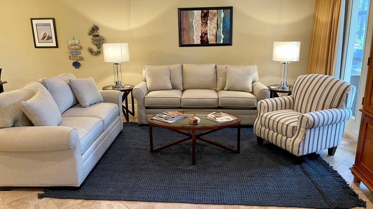 Photo of Livingroom in Gulf Place