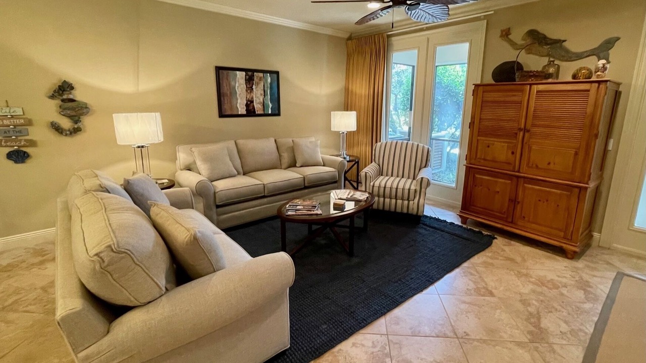 Photo of Livingroom in Gulf Place
