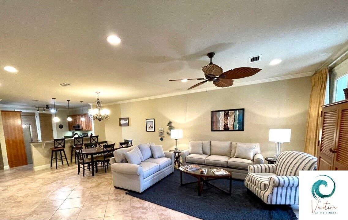 Photo of Livingroom in Gulf Place