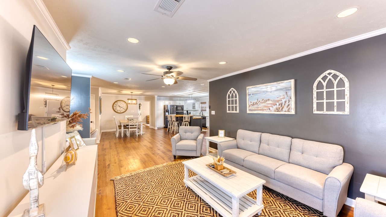 Photo of Bedroom in Long Beach
