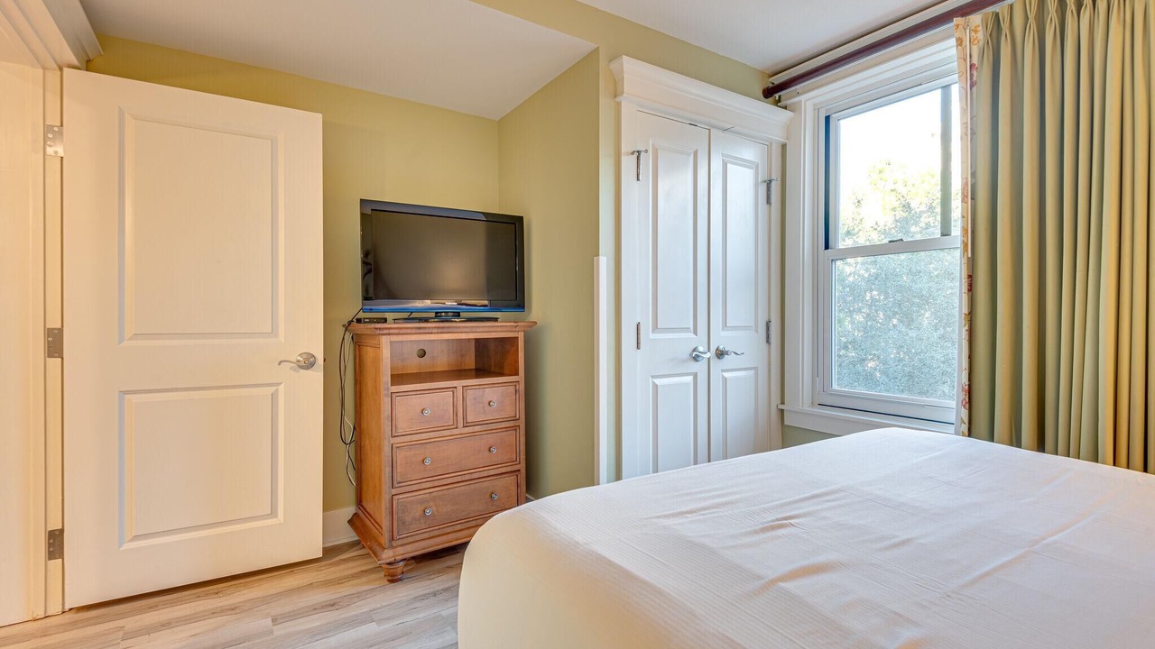 Photo of Bedroom in Villa Lago