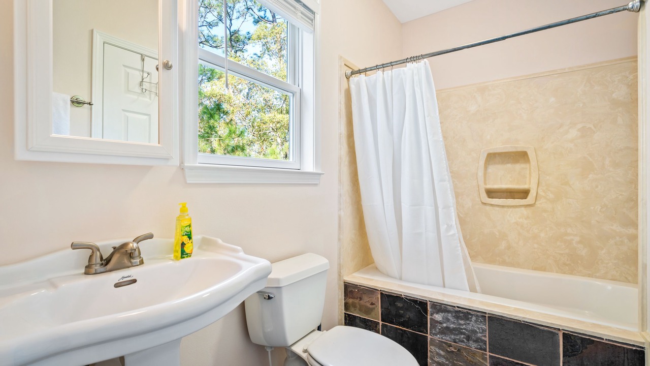 Photo of Bathroom in Dauphin Island