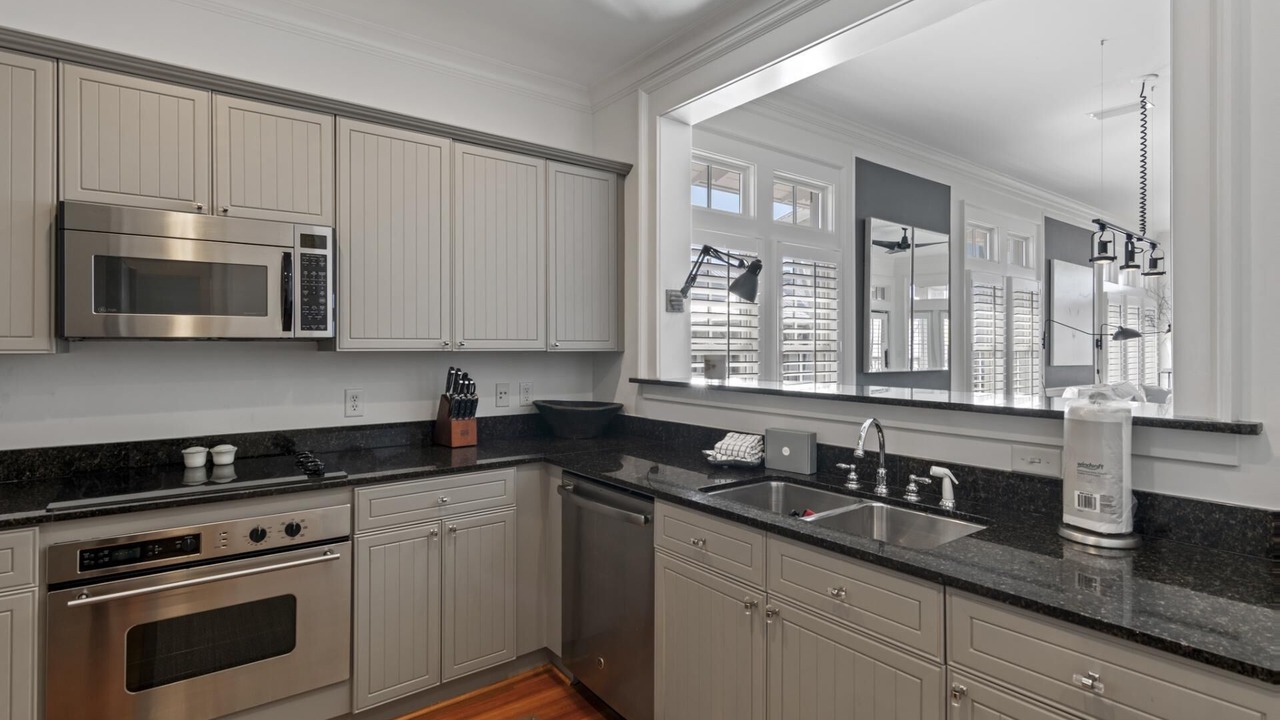 Photo of Kitchen in Beach District