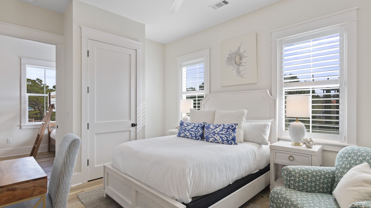 Photo of Bedroom in Gulfview Heights