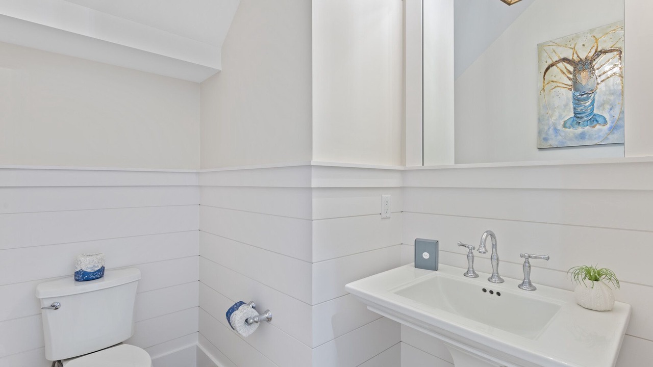 Photo of Bathroom in Gulfview Heights