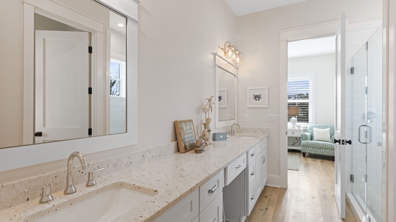 Photo of Bathroom in Gulfview Heights