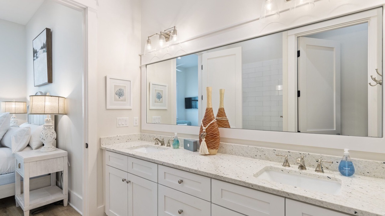 Photo of Bathroom in Gulfview Heights