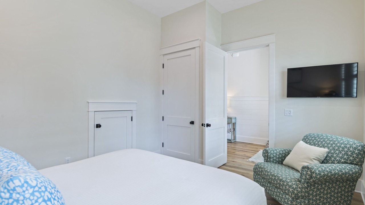 Photo of Bedroom in Gulfview Heights