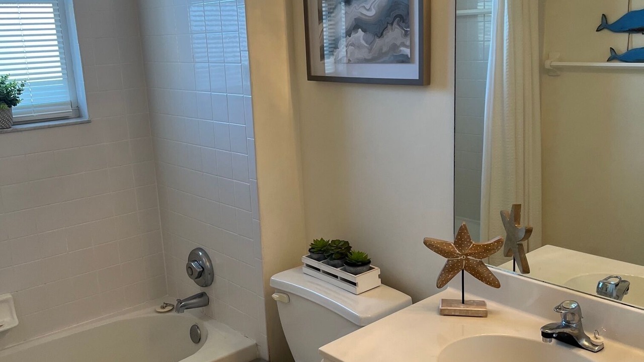 Photo of Bathroom in Crown Pointe