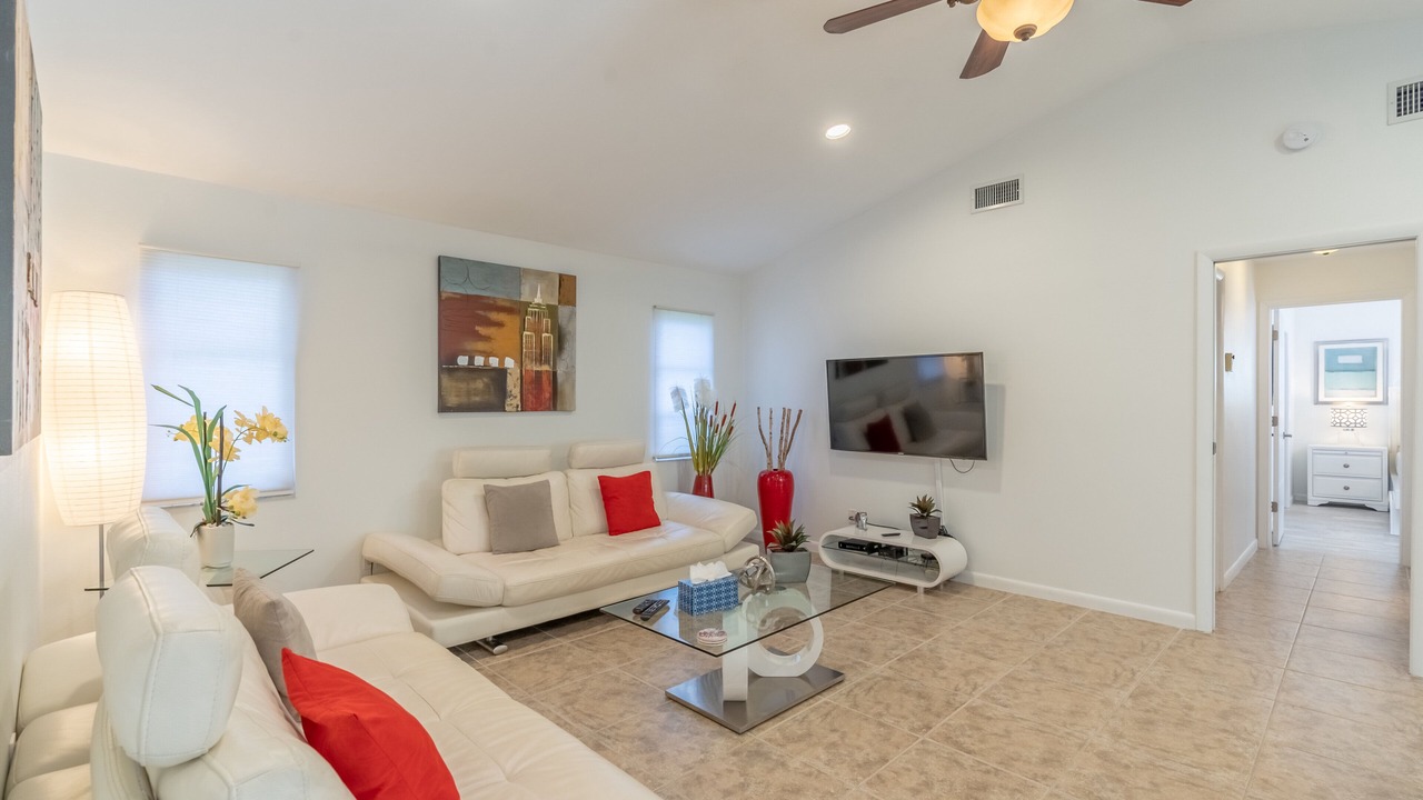 Photo of Livingroom in Eight Lakes