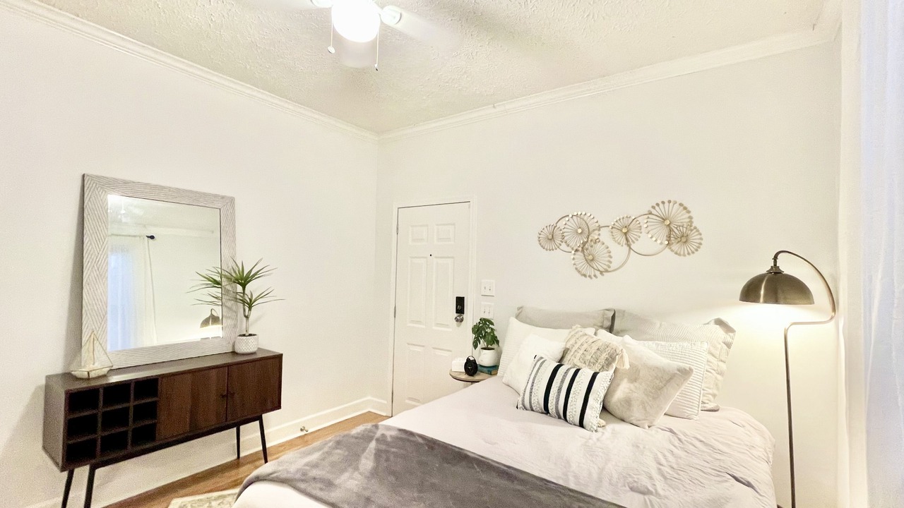 Photo of Bedroom in Mid-City