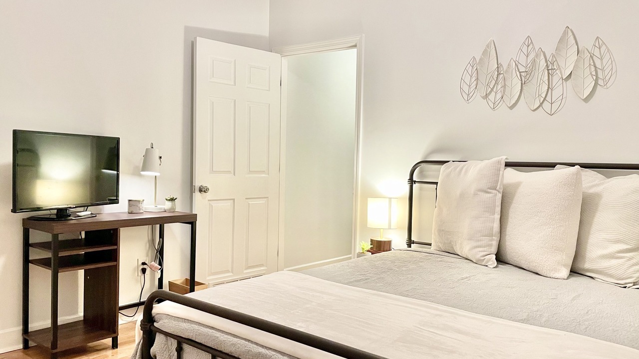 Photo of Bedroom in Mid-City