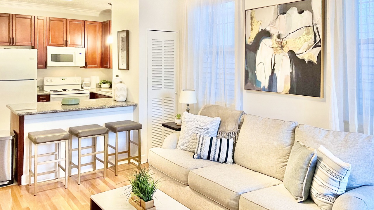 Photo of Livingroom in Mid-City