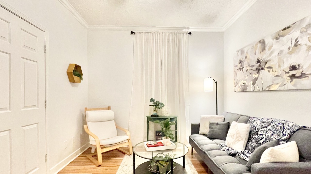 Photo of Livingroom in Mid-City