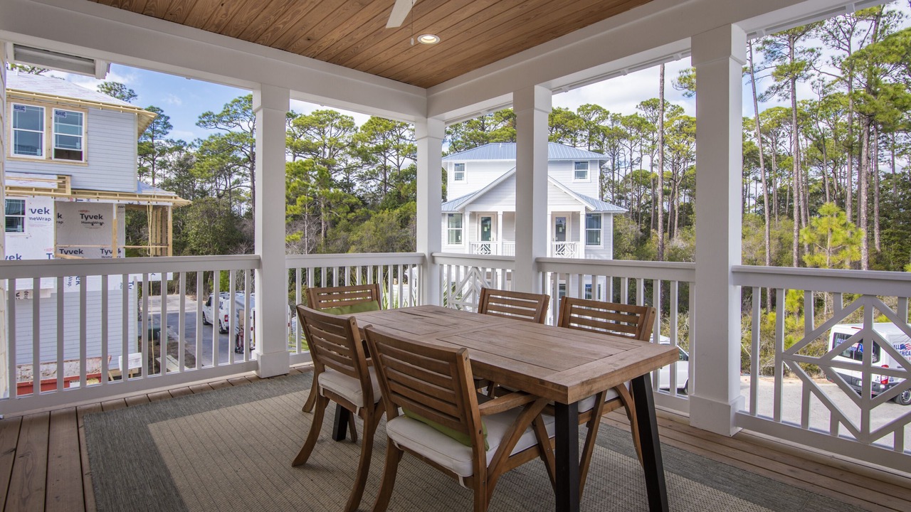 Photo of Patio Balcony in Treetop