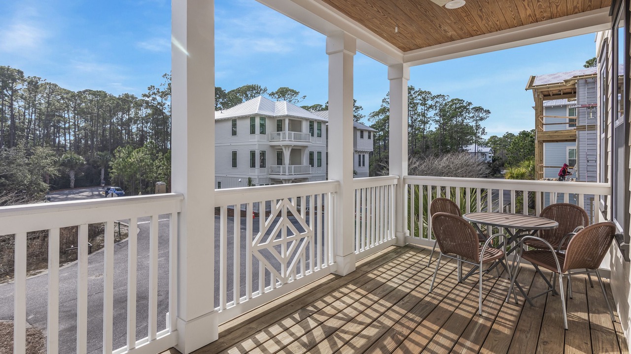 Photo of Patio Balcony in Treetop