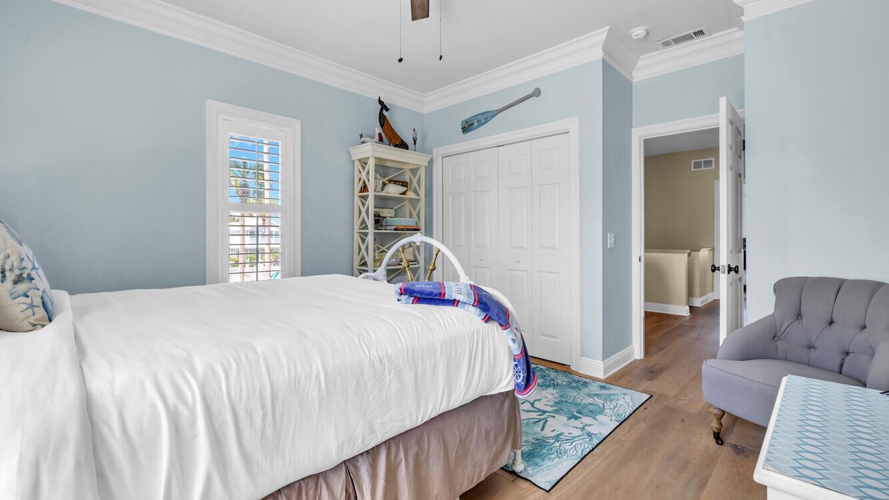 Photo of Bedroom in Crystal Shores