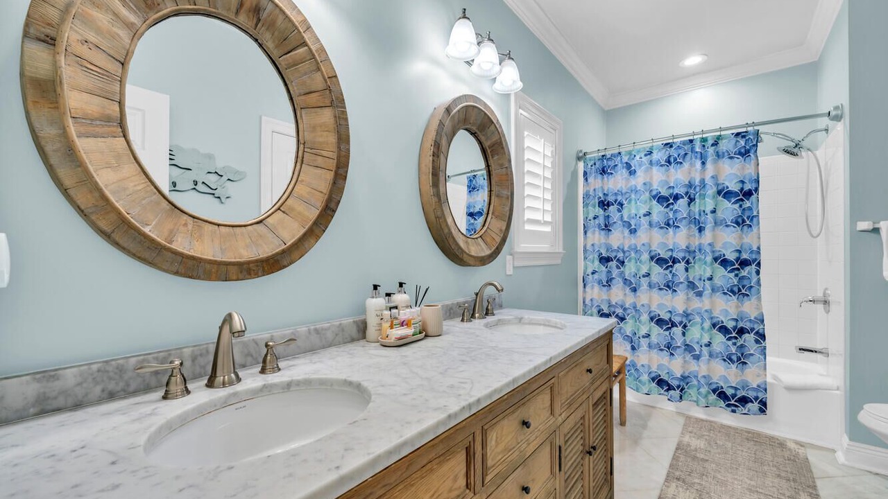 Photo of Bathroom in Crystal Shores