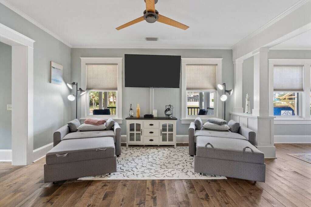 Photo of Livingroom in Upper Grand Lagoon