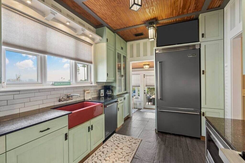 Photo of Kitchen in Upper Grand Lagoon