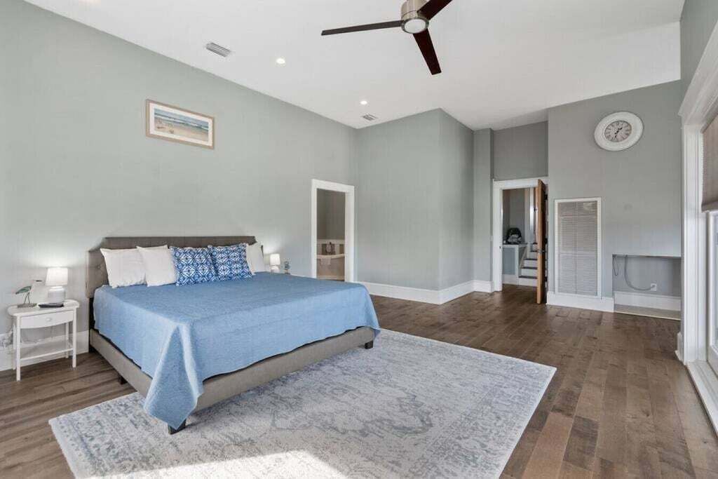 Photo of Bedroom in Upper Grand Lagoon