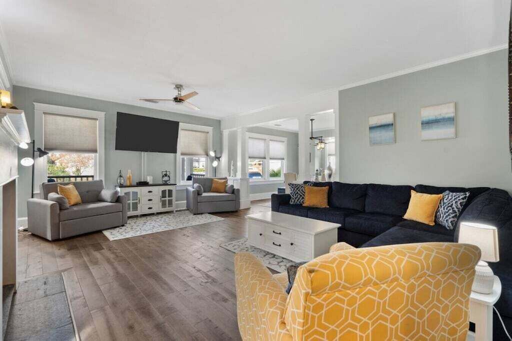 Photo of Bedroom in Upper Grand Lagoon