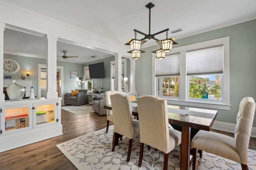 Photo of Livingroom in Upper Grand Lagoon