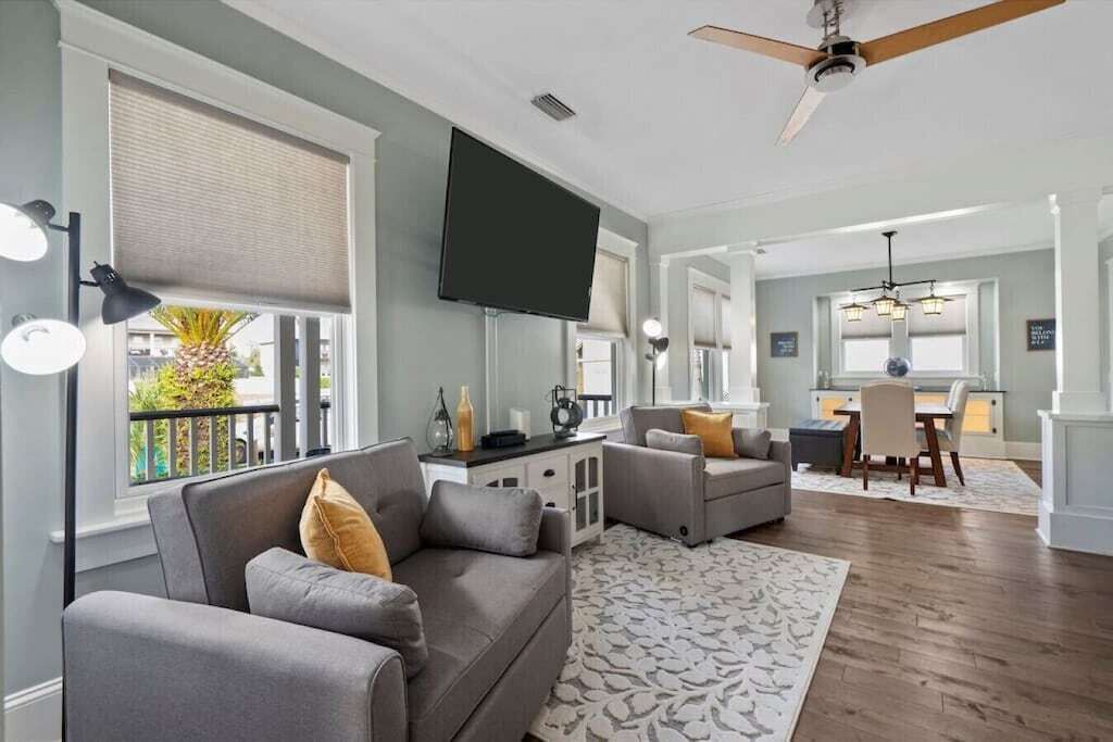 Photo of Livingroom in Upper Grand Lagoon