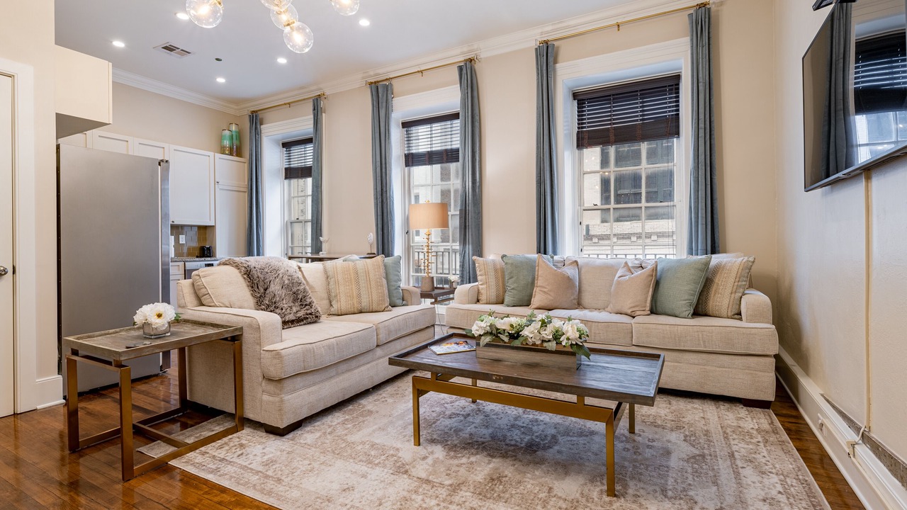 Photo of Livingroom in French Quarter
