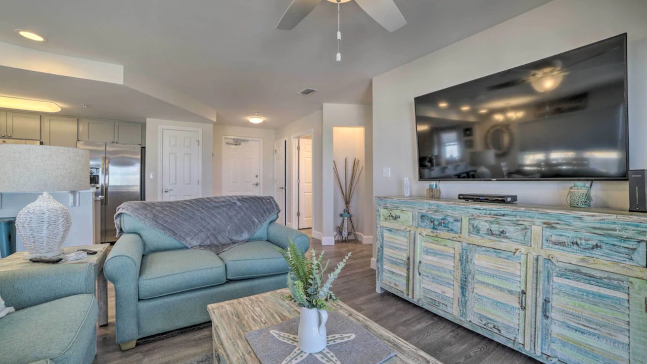 Photo of Livingroom in Mexico Beach
